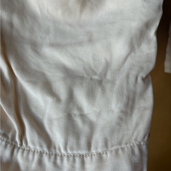 Everlane The TENCEL Relaxed Chino in Parchment - Picture 4 of 4